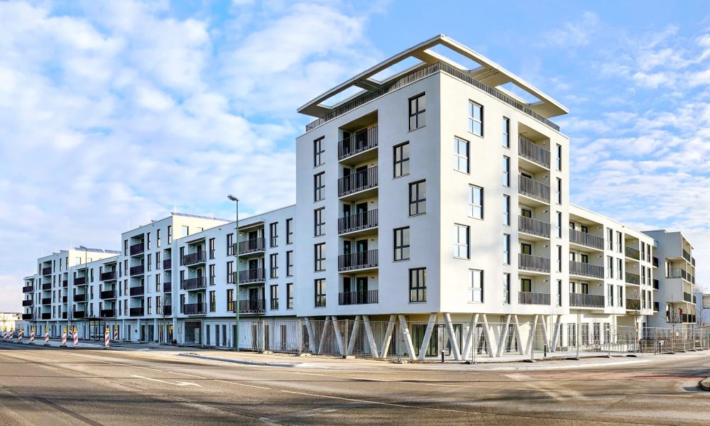 Außenansicht straßenseitig Baukörper Johanniter-Quartier des ZIMA Projekts Römertor in Gersthofen